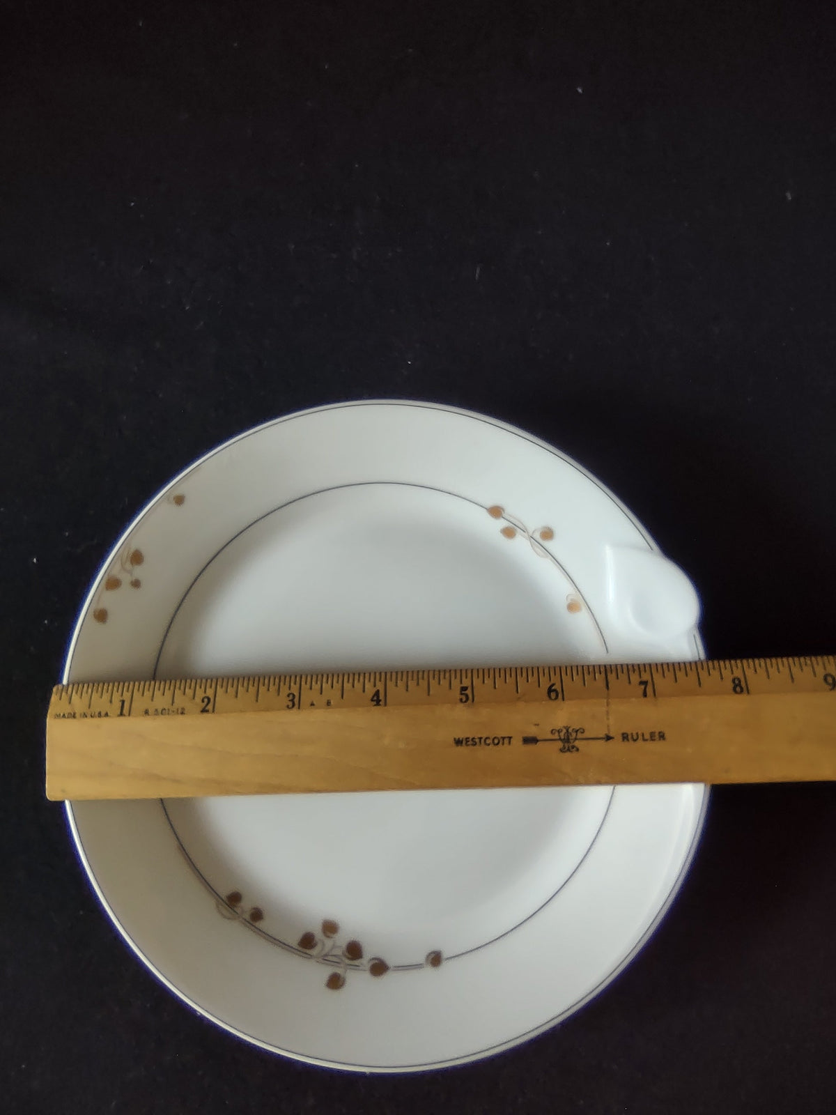 Hutschenreuther Chloe Paris plate - full front view