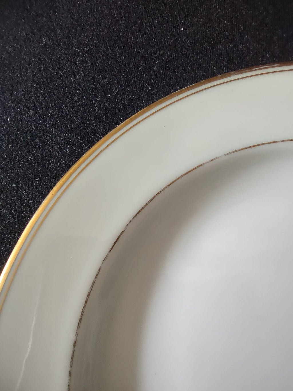 Rosenthal Selb Bavaria gold double line soup bowl - rim gold wear detail close-up