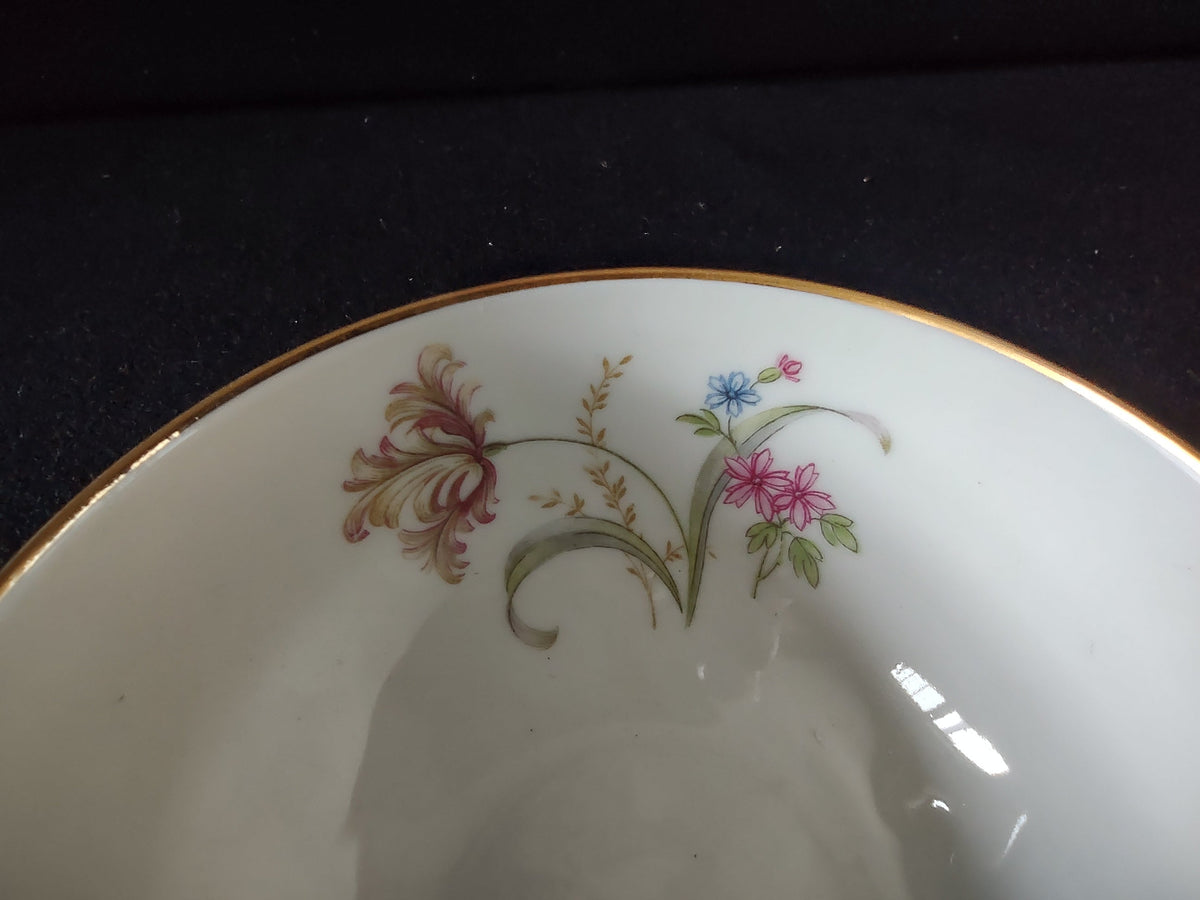 PT Tirschenreuth wildflower saucer - close-up pattern detail