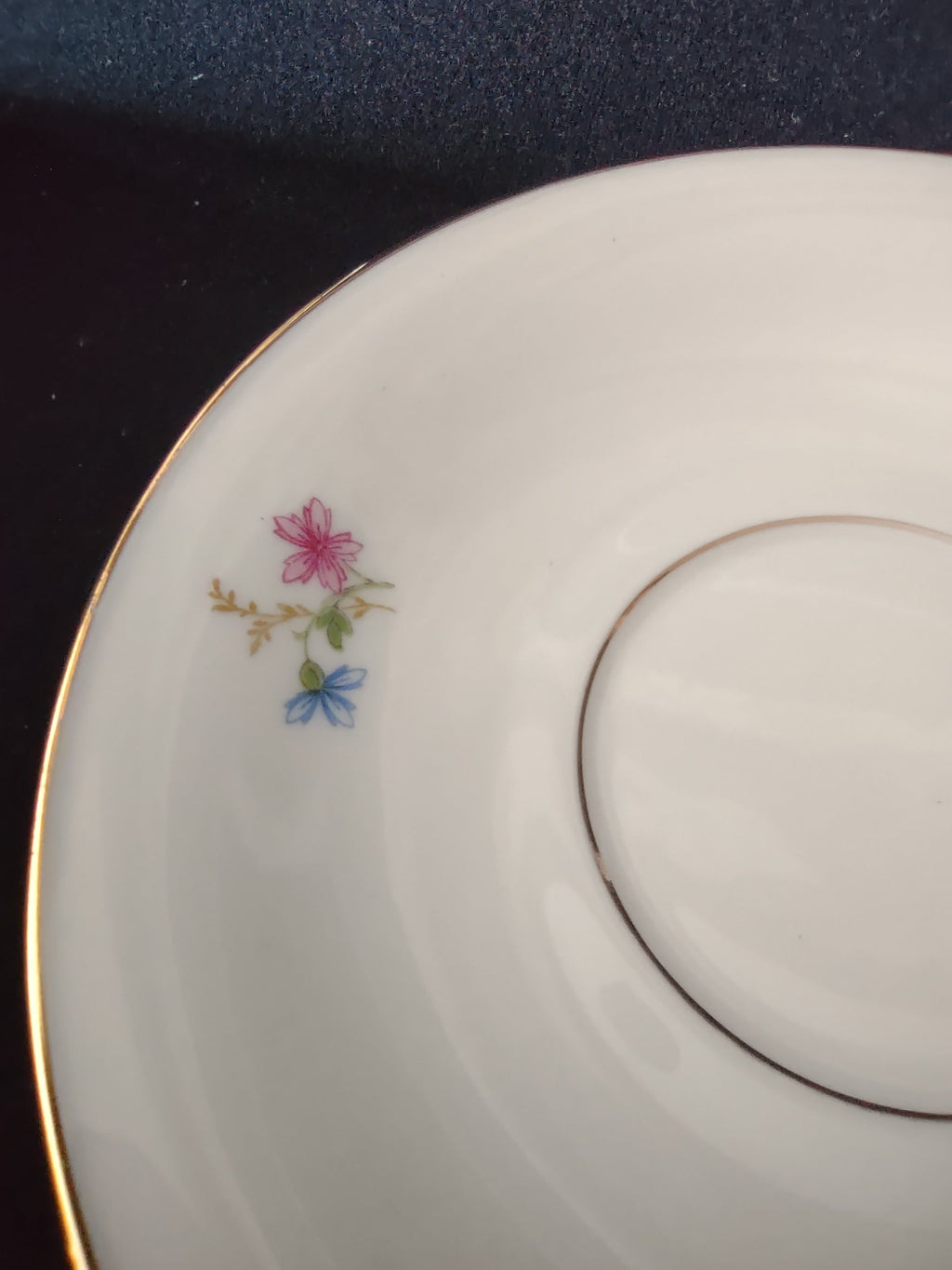 PT Tirschenreuth wildflower saucer - cup well gold ring detail close-up