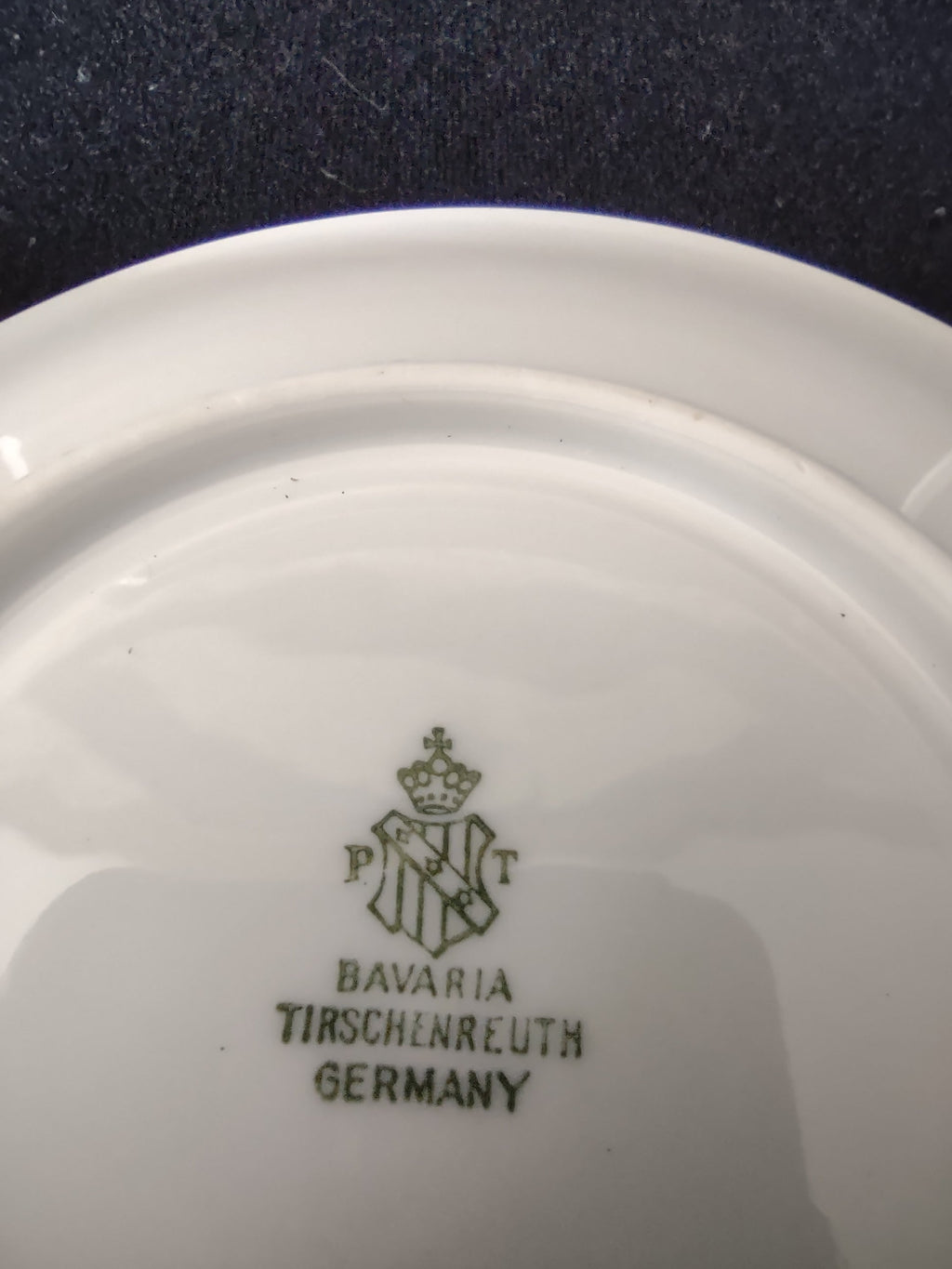 PT Tirschenreuth wildflower saucer - angle view showing gold rim