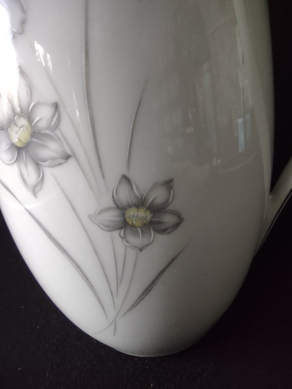 Winterling Bavarian China Silver Narcissus Coffee Pot - top view platinum rim
