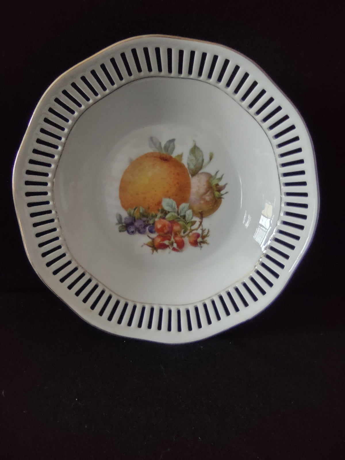 Winterling reticulated fruit bowl - side profile view showing bowl depth and lattice sides