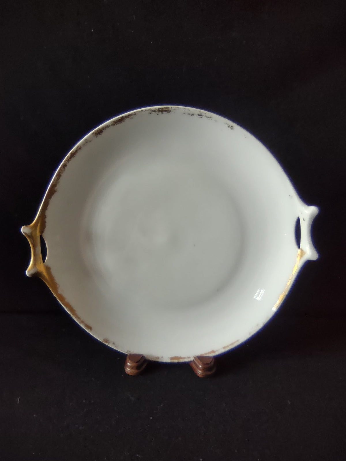 Hutschenreuther Selb Bavaria nappy dish - top view showing white ground and gold trim rim