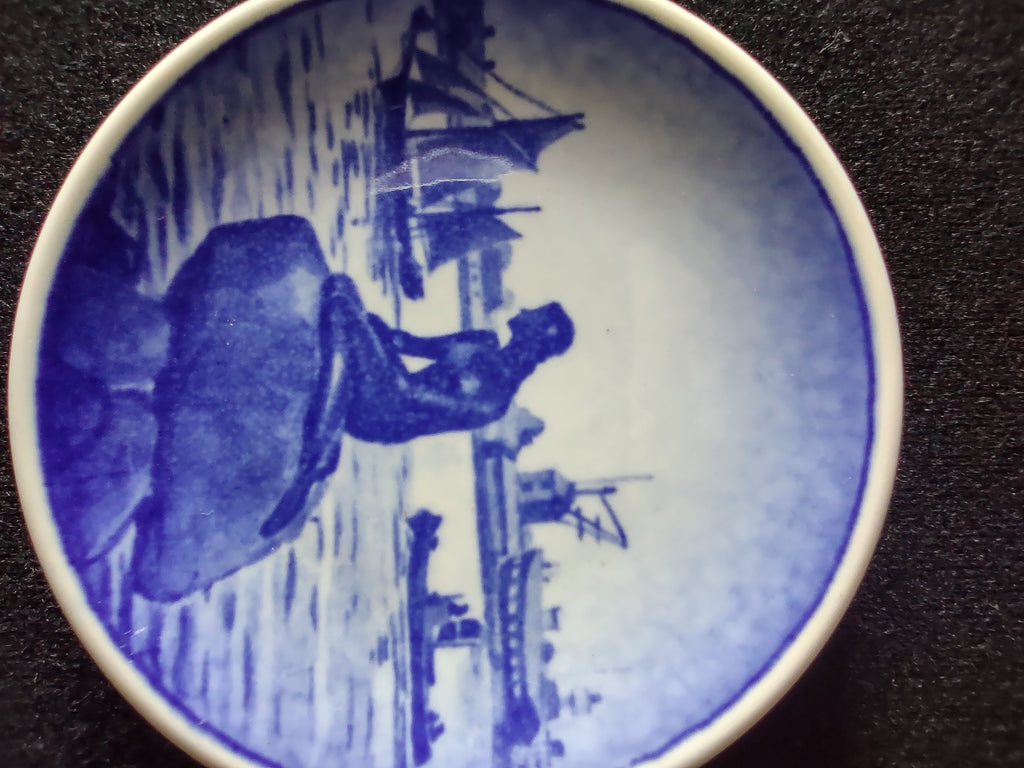 Vintage Royal Copenhagen Mini Plate Set of 5 Blue White Denmark 2010 [7407]