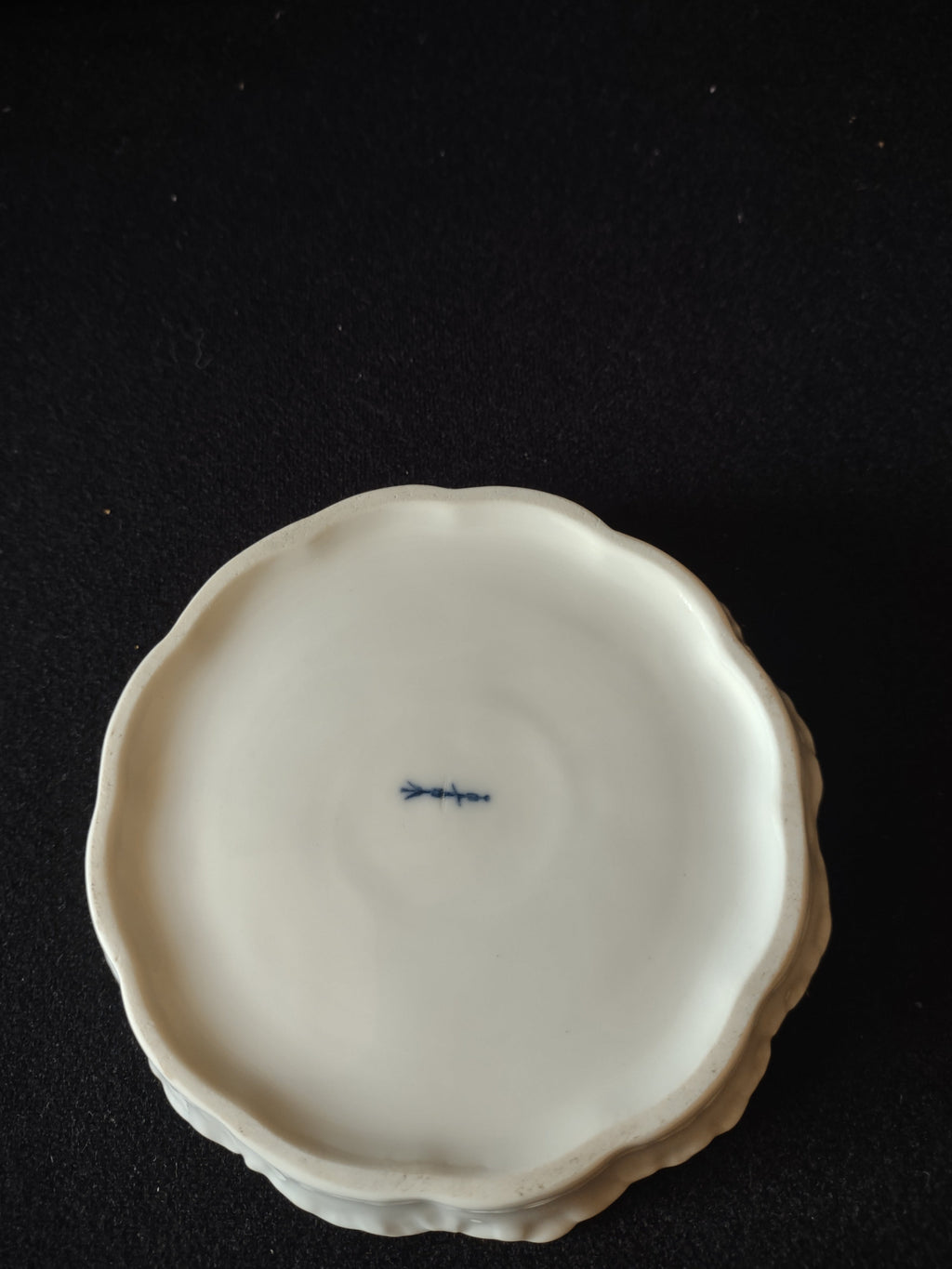 Meissen nappy dish base view showing underglaze blue Crossed Swords backstamp