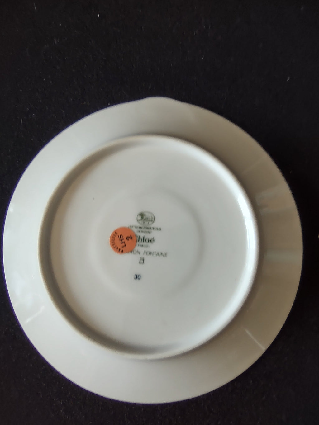 Hutschenreuther Chloe Huron Fontaine saucer back view showing oval green lion backstamp 1814 Hutschenreuther Germany Chloe Paris Huron Fontaine and shape number 30 with orange LHS2 price sticker