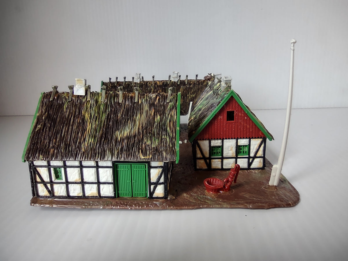 Vintage Heljan HO Scale Farmstead 3-Building Complex Assembled [8002n]