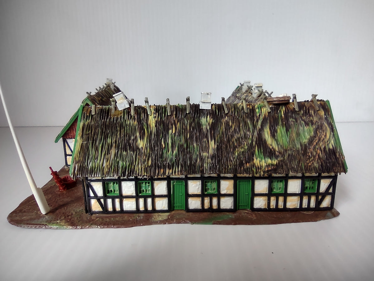Vintage Heljan HO Scale Farmstead 3-Building Complex Assembled [8002n]