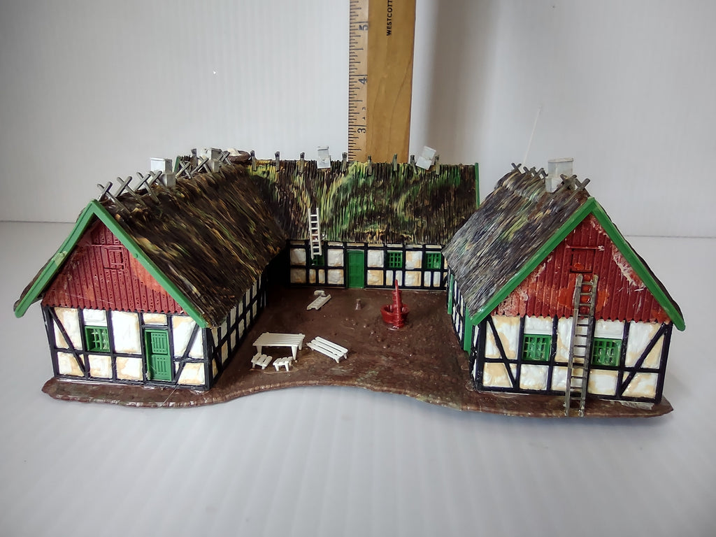 Vintage Heljan HO Scale Farmstead 3-Building Complex Assembled [8002n]