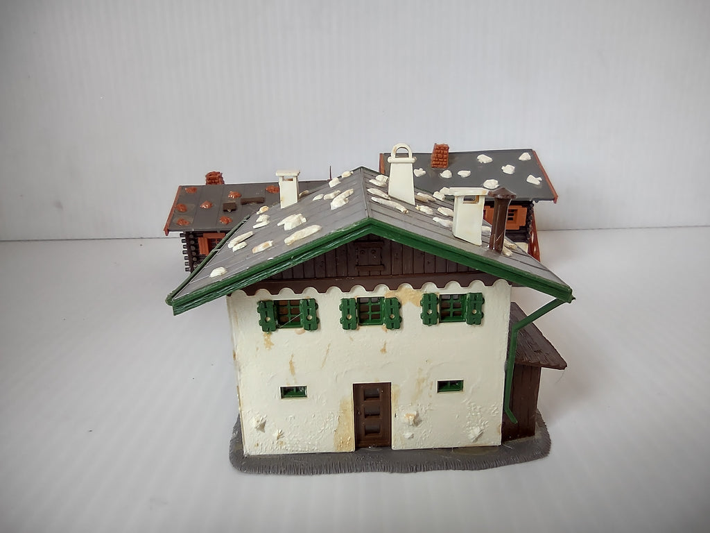 Vintage Pola HO Scale Swiss Alpine Chalet Set of 3 Assembled [8003n]
