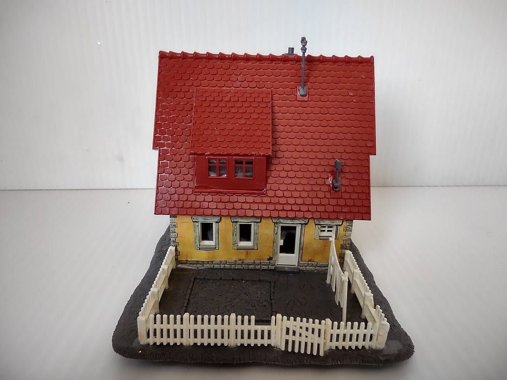 Vintage Vollmer HO Scale Fachwerk Half-Timbered House Assembled [8004n]