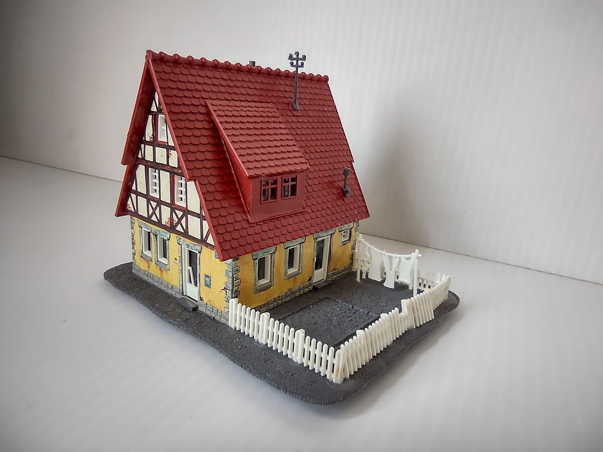 Vintage Vollmer HO Scale Fachwerk Half-Timbered House Assembled [8004n]