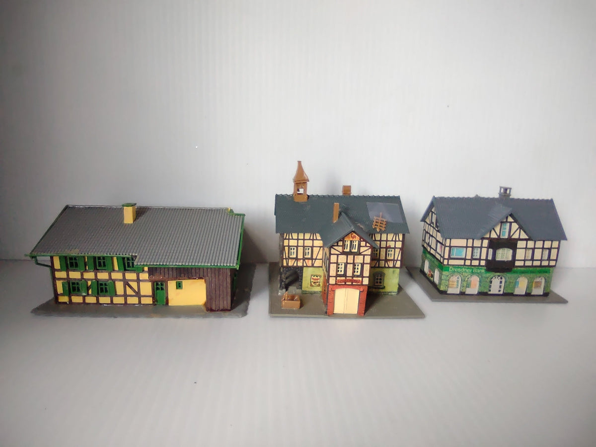 Faller HO scale half-timbered village buildings set of 3 with ruler