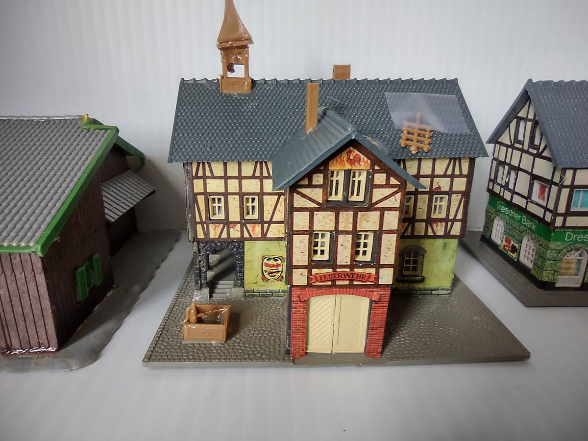 Vintage Faller HO Scale Half-Timbered Village Buildings Dresdner Bank Set of 3 [8006n]