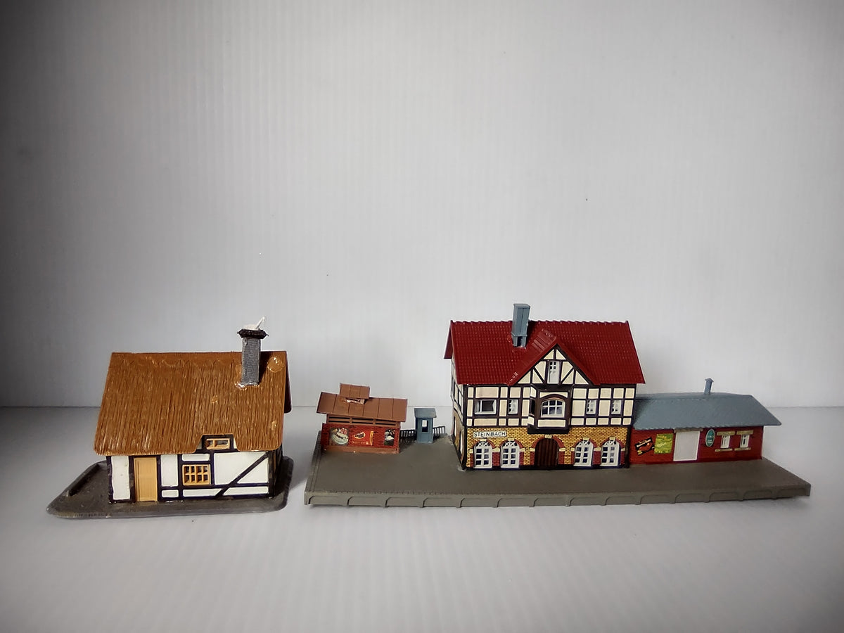 Vintage Faller HO Scale Thatched Cottage & Bahnhof Station Set of 4 [8007n]
