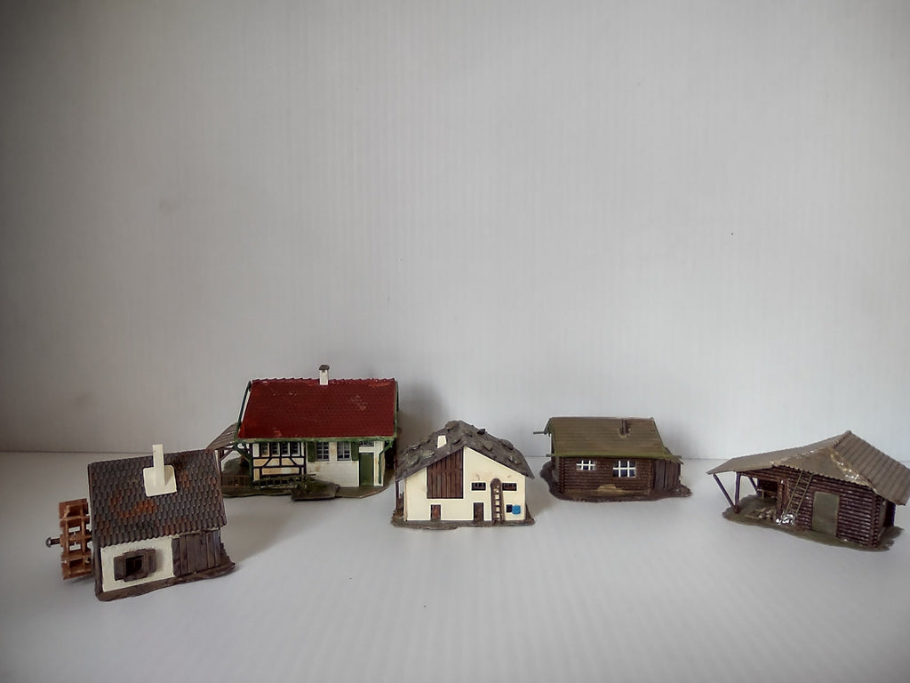 Faller HO scale German farm village 5-building set overview including farmhouse and barns