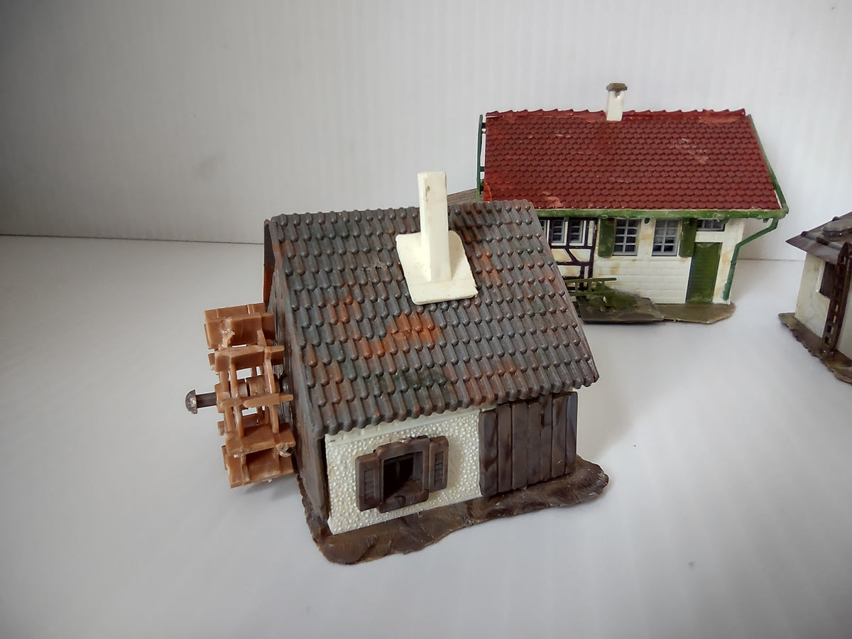Vintage Faller HO Scale German Farm Village 5-Building Set Farmhouse Barn [8011n]