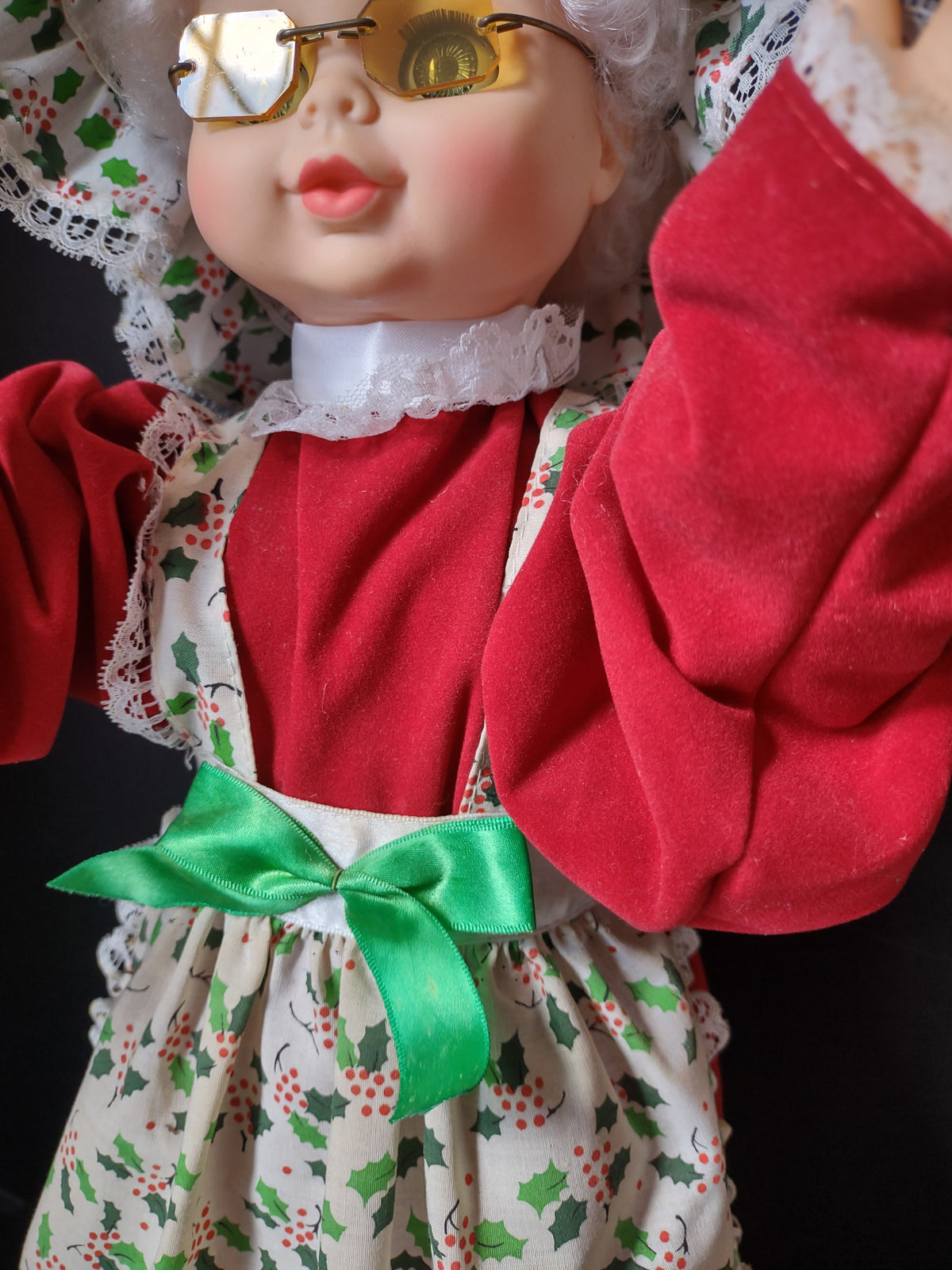 Vintage Holiday Friends Mrs. Claus Animated Lighted Doll 19" [8012n]