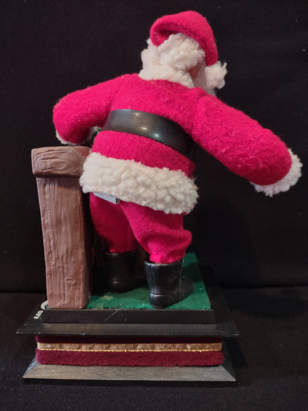 Vintage Musical Holiday Creations Santa with Dog Fireplace Christmas Figurine [8013n]