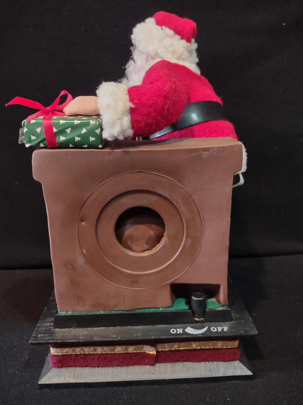 Vintage Musical Holiday Creations Santa with Dog Fireplace Christmas Figurine [8013n]