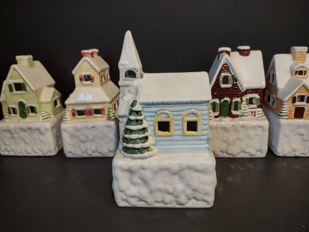Vintage House of Lloyd Winter Wonderland Musical Ceramic Village Set [8043n]