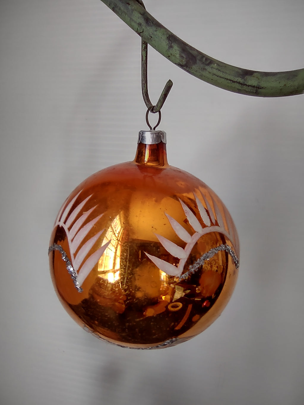 Vintage West German Copper Amber Glass Ball Ornament Stencil Leaf [8027n]