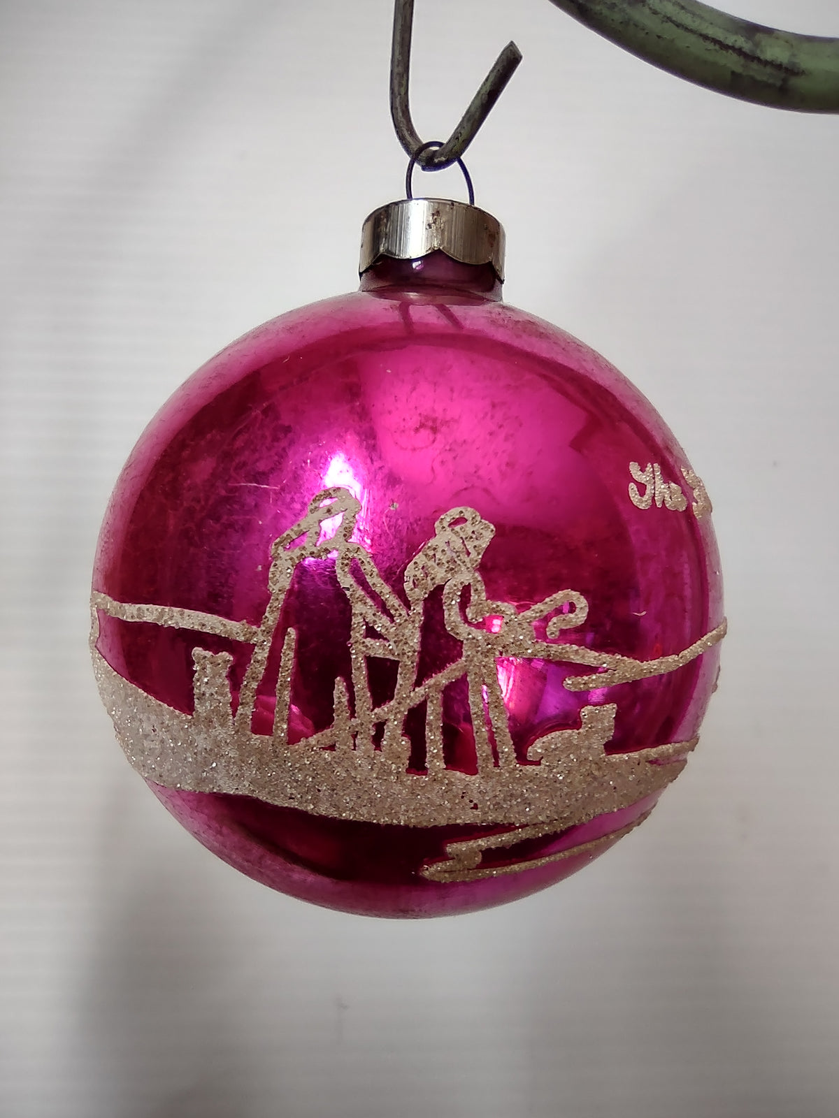 Vintage USA Hot Pink Glass Ball Ornament Glitter Nativity Scene [8028n]