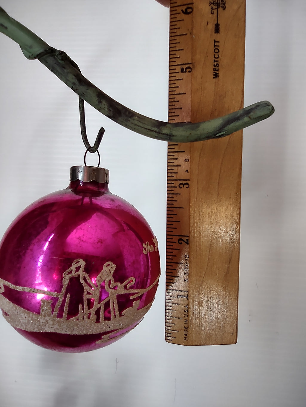 Vintage USA Hot Pink Glass Ball Ornament Glitter Nativity Scene [8028n]