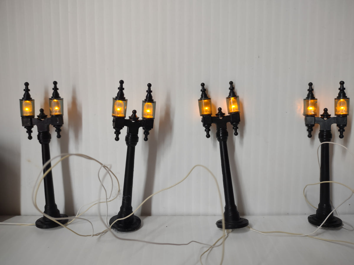 Vintage Miniature Lighted Double Arm Street Lamp Posts Dept 56 Set of 4 [8054n]