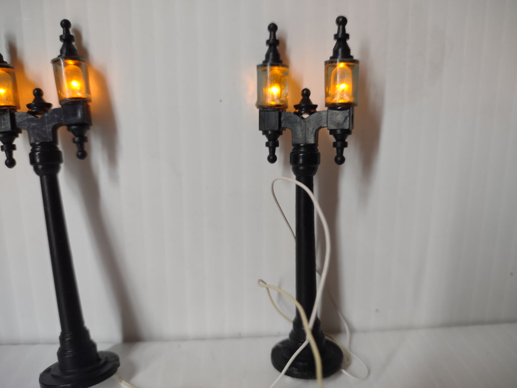 Vintage Miniature Lighted Double Arm Street Lamp Posts Dept 56 Set of 4 [8054n]