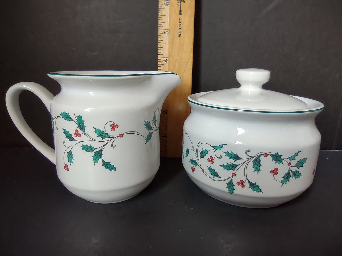 Ming Pao Holly Lace Creamer & Lidded Sugar Bowl Set of 2 [7436]
