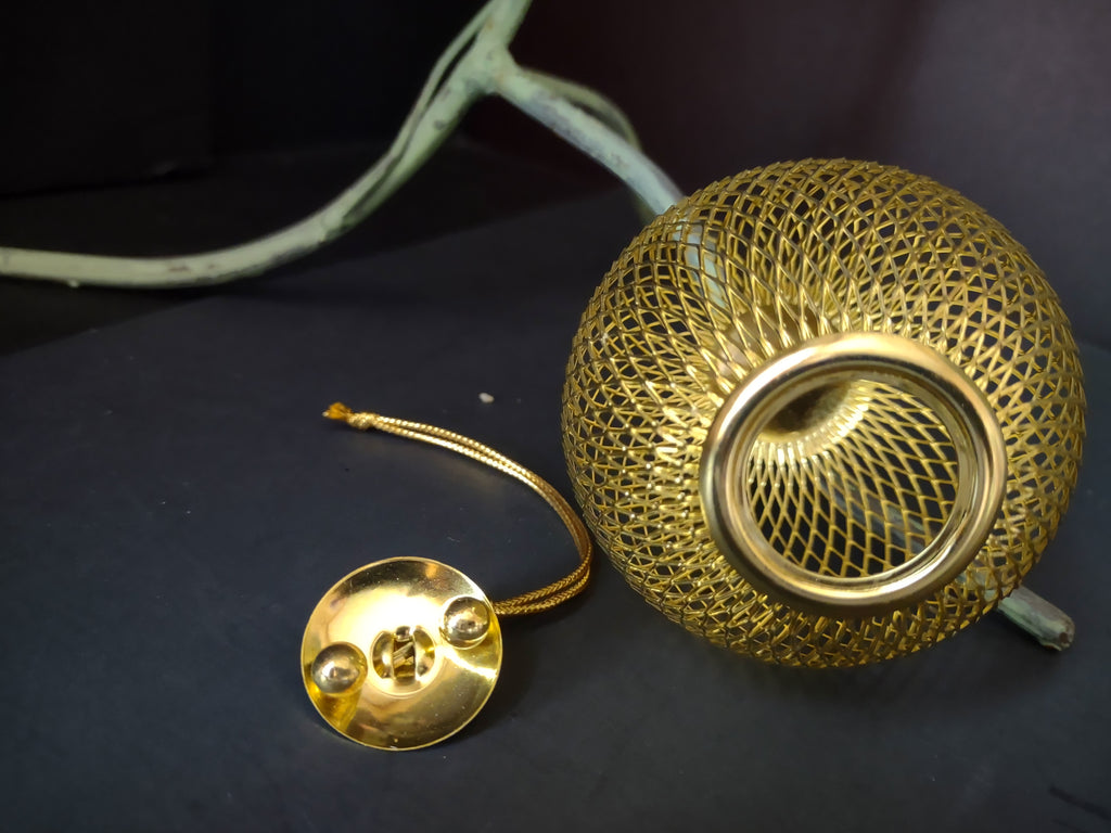 Vintage Gold Metal Wire Mesh Potpourri Pomander Ball Ornament [8057n]