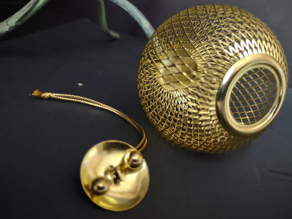 Vintage Gold Metal Wire Mesh Potpourri Pomander Ball Ornament [8057n]