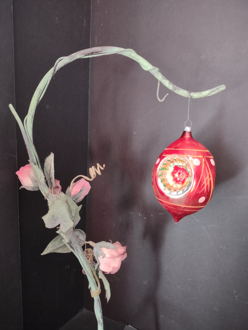 Vintage Red Glass 4" Teardrop Christmas Ornament 3 Indents [8064n]