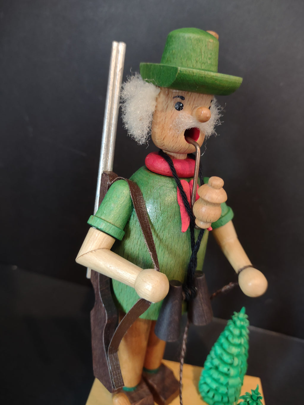 Vintage German Wooden Hunter Smoker Smoking Manikin Cone Incense Burner [8073n]