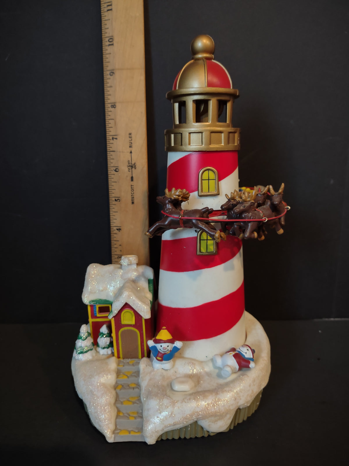 Vintage Santa's Musical Lighthouse Revolving Reindeer Christmas [8075n]