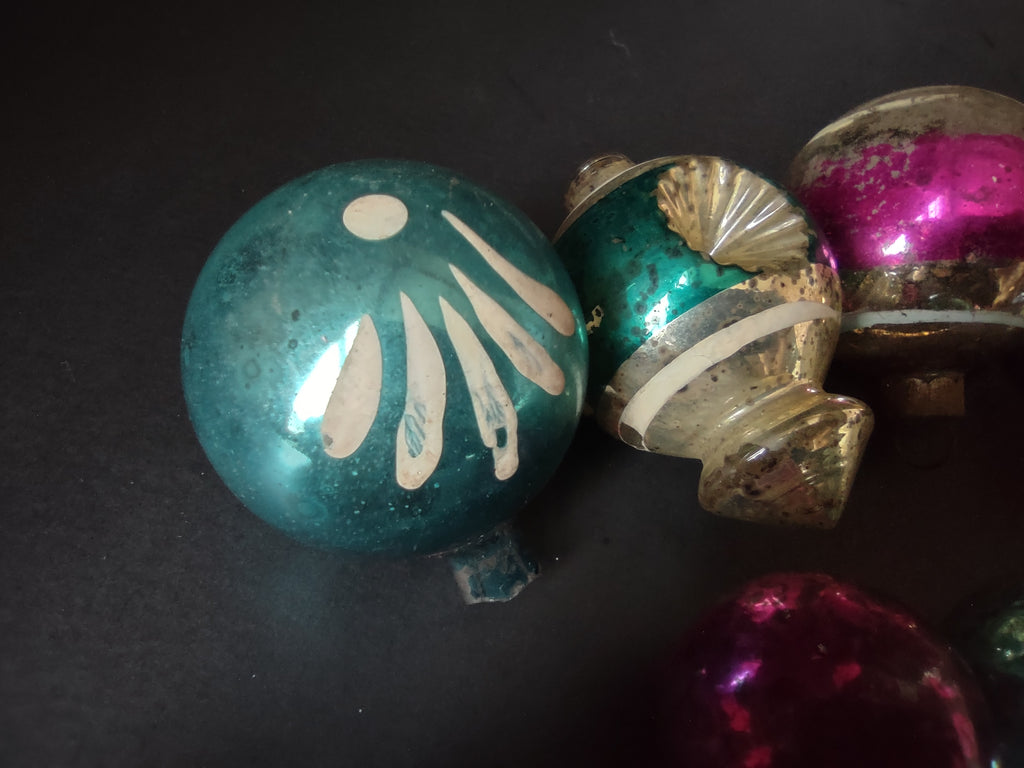 Vintage Christmas Ornaments Set of 7 Blue Pink Premier Shiny Brite Indent[8085]