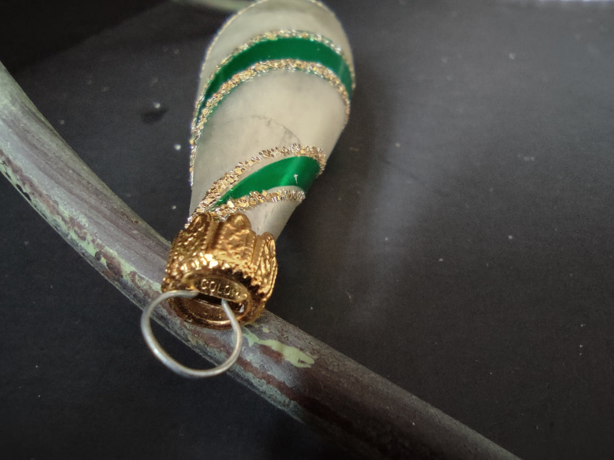 Vintage Columbia Christmas Ornament Green White Silver Gold Icicle 4 Inch [8094]