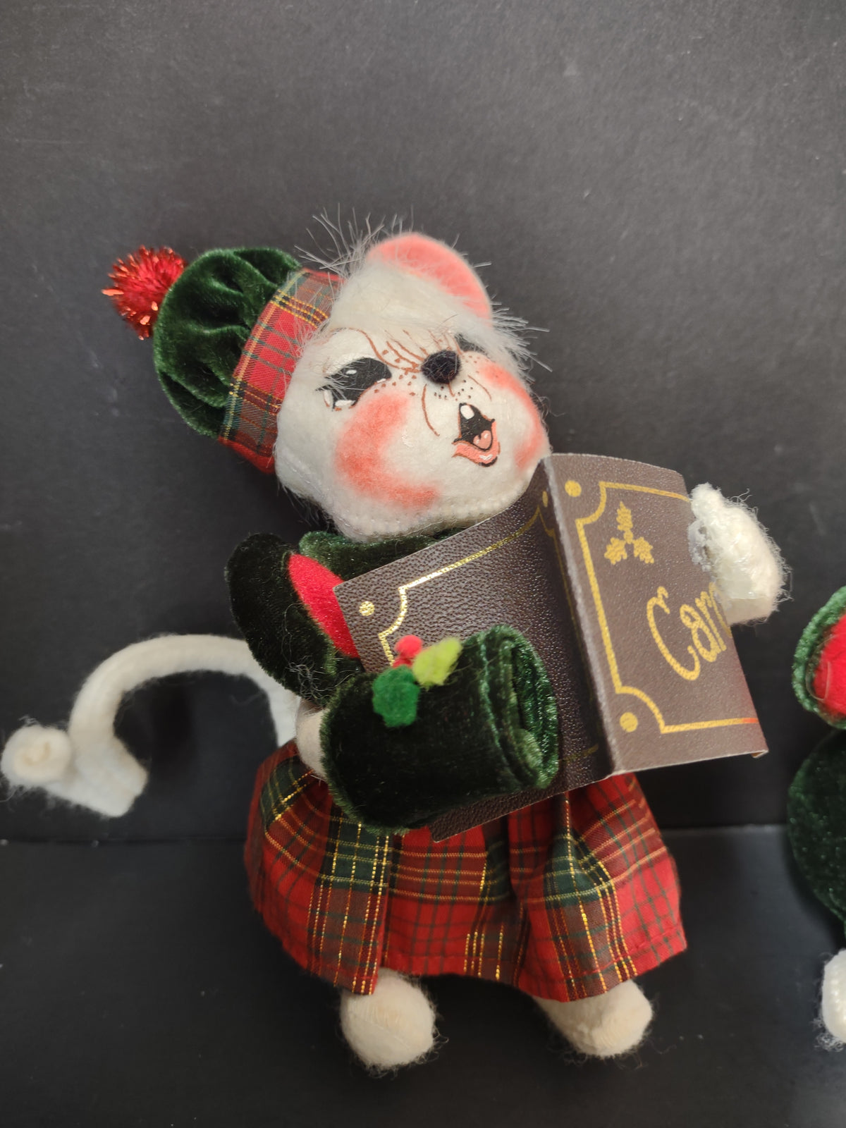 Vintage Annalee Mobilitee Christmas Caroler Mouse Figurines Red & Green [8103n]