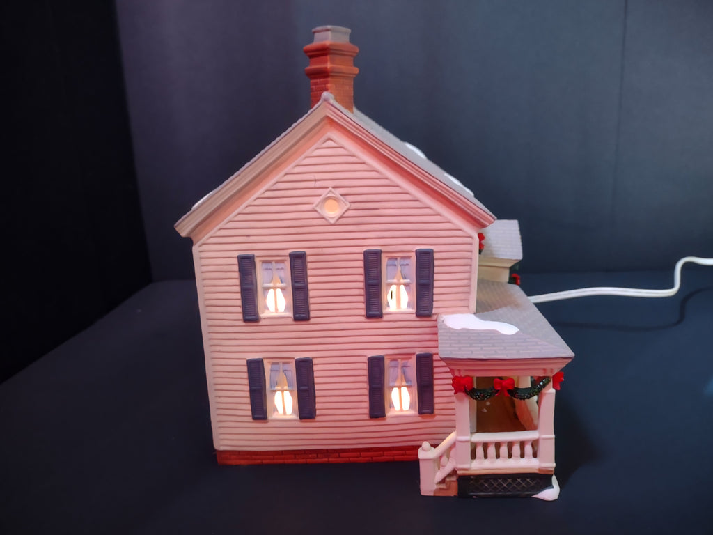 Vintage Heartland Valley Village Porcelain Lighted Christmas House  [8111n]