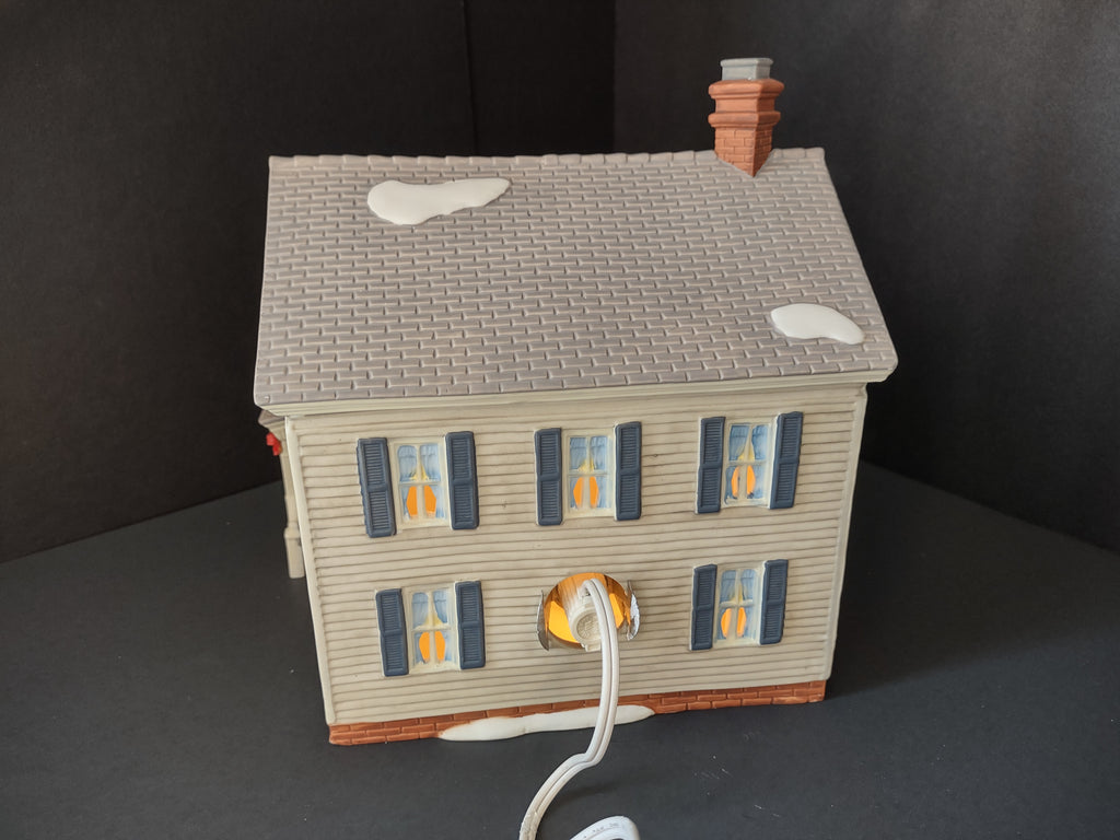 Vintage Heartland Valley Village Porcelain Lighted Christmas House  [8111n]