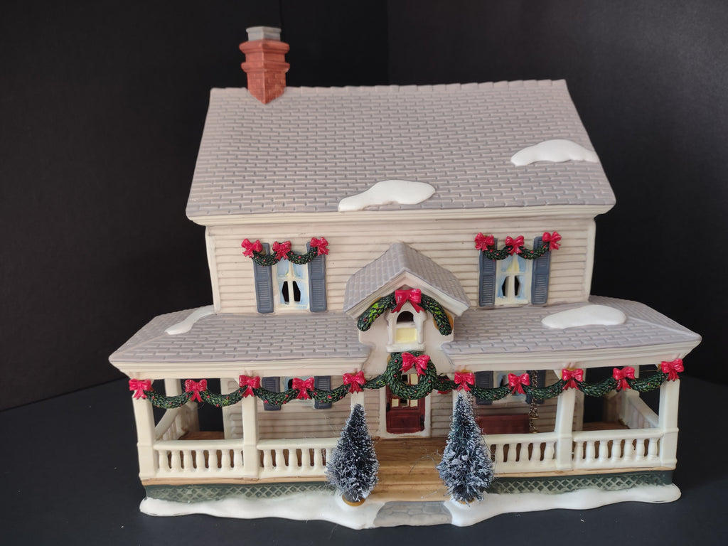 Vintage Heartland Valley Village Porcelain Lighted Christmas House  [8111n]
