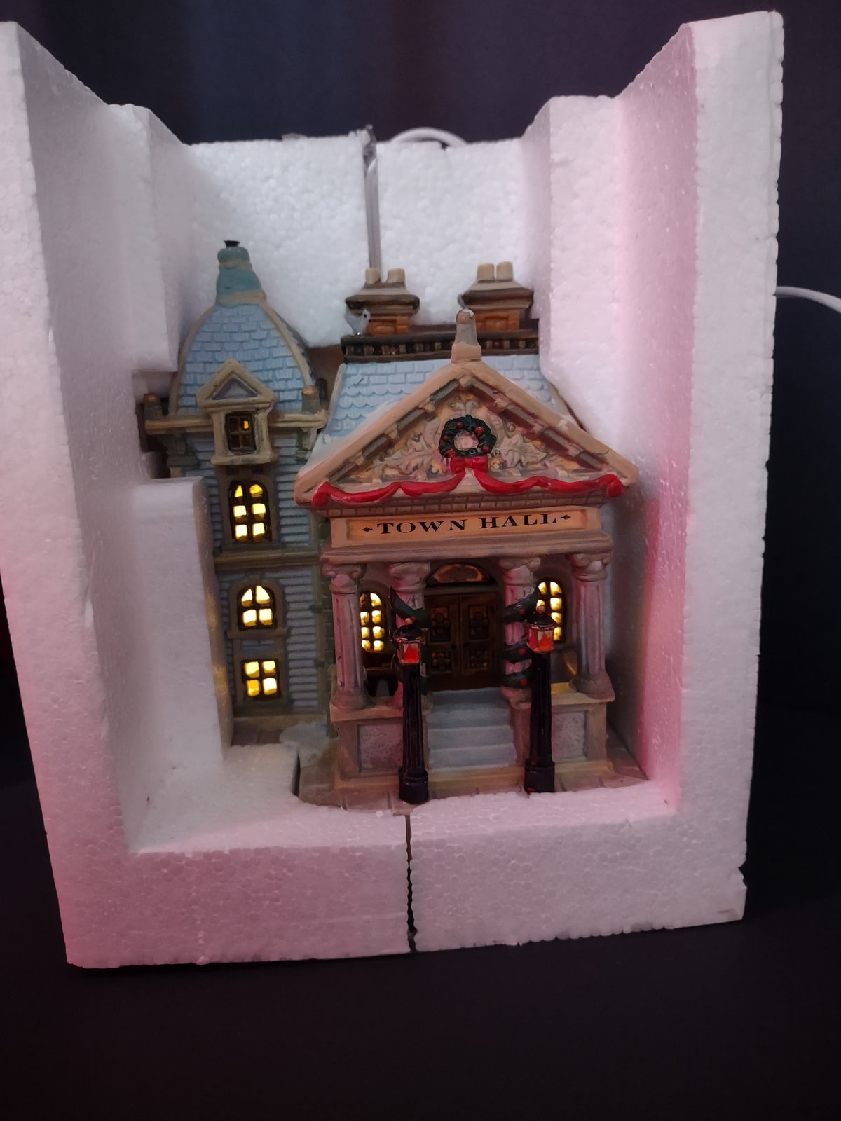 Vintage Lemax Village Collection Town Hall Lighted Christmas Building [8112n]