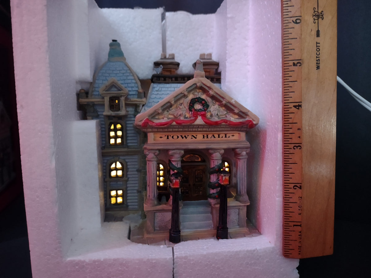 Vintage Lemax Village Collection Town Hall Lighted Christmas Building [8112n]