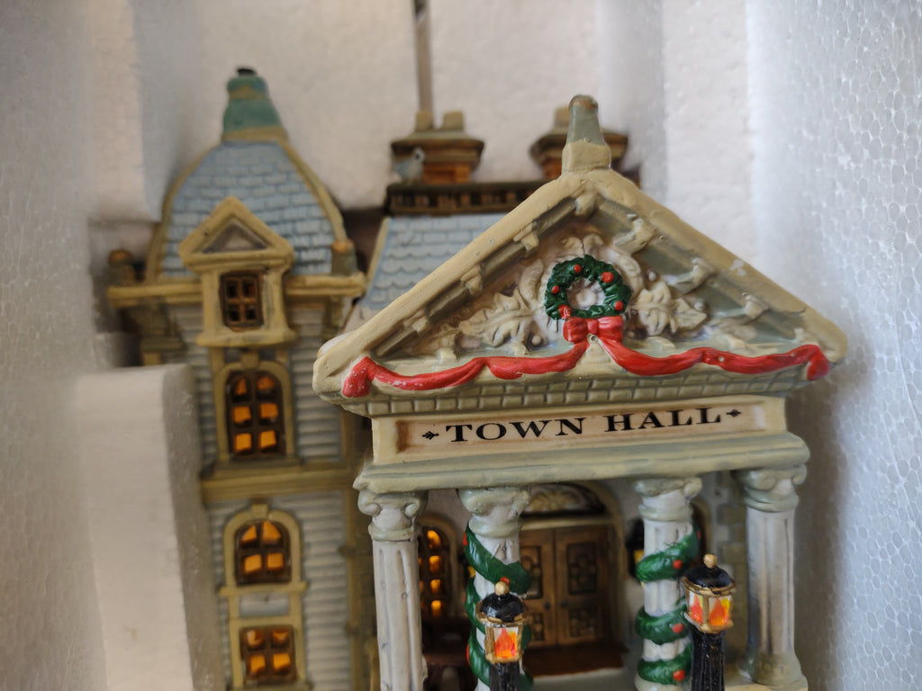 Vintage Lemax Village Collection Town Hall Lighted Christmas Building [8112n]