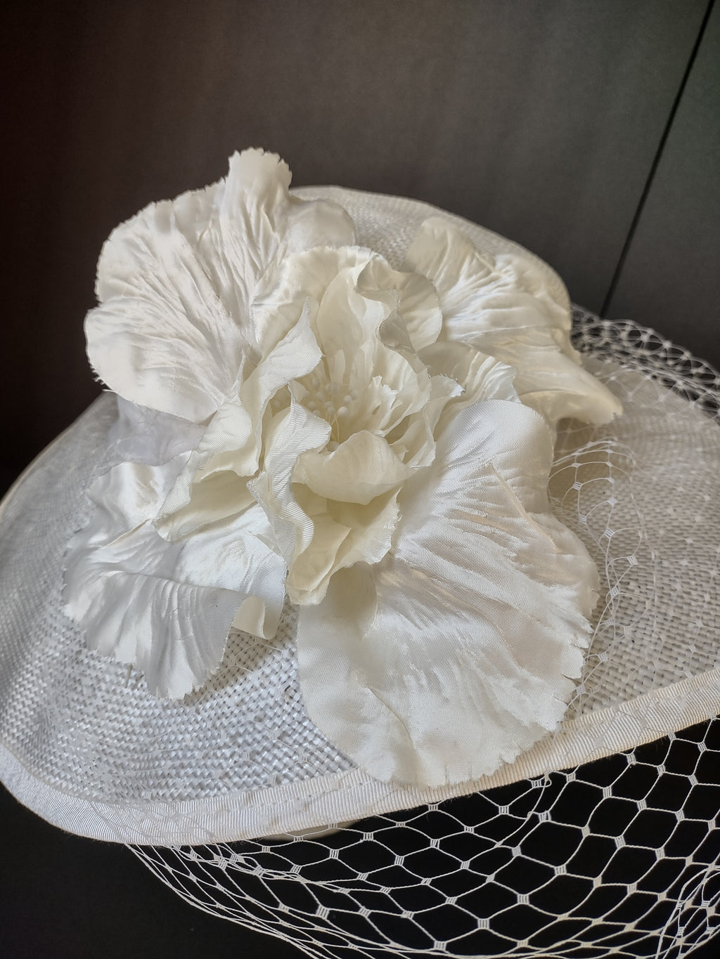Vintage Georgi White Wide Brim Floral Hat with Net Veil Wedding Garden Party [8117n]