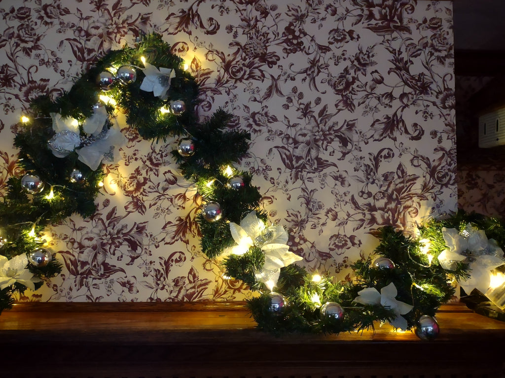 Vintage 8 Ft LED Christmas Garland Timer White Poinsettia Silver Ornaments [8136n]