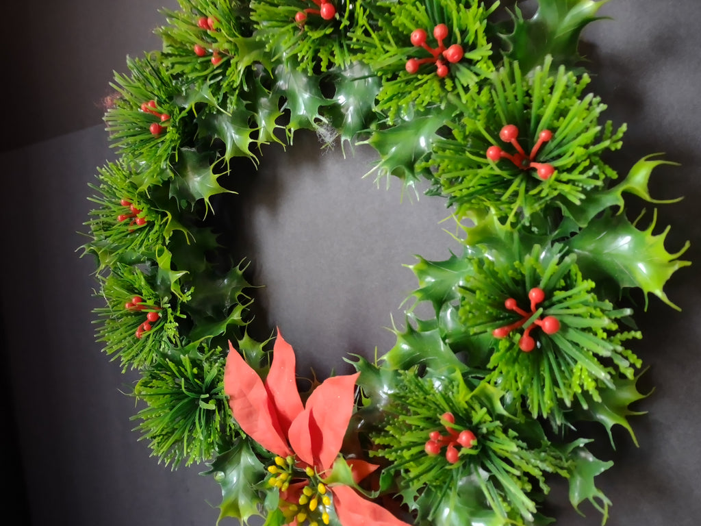 Vintage Brinns 12" Plastic Holly Christmas Wreath Red Berries Poinsettia [8137n]