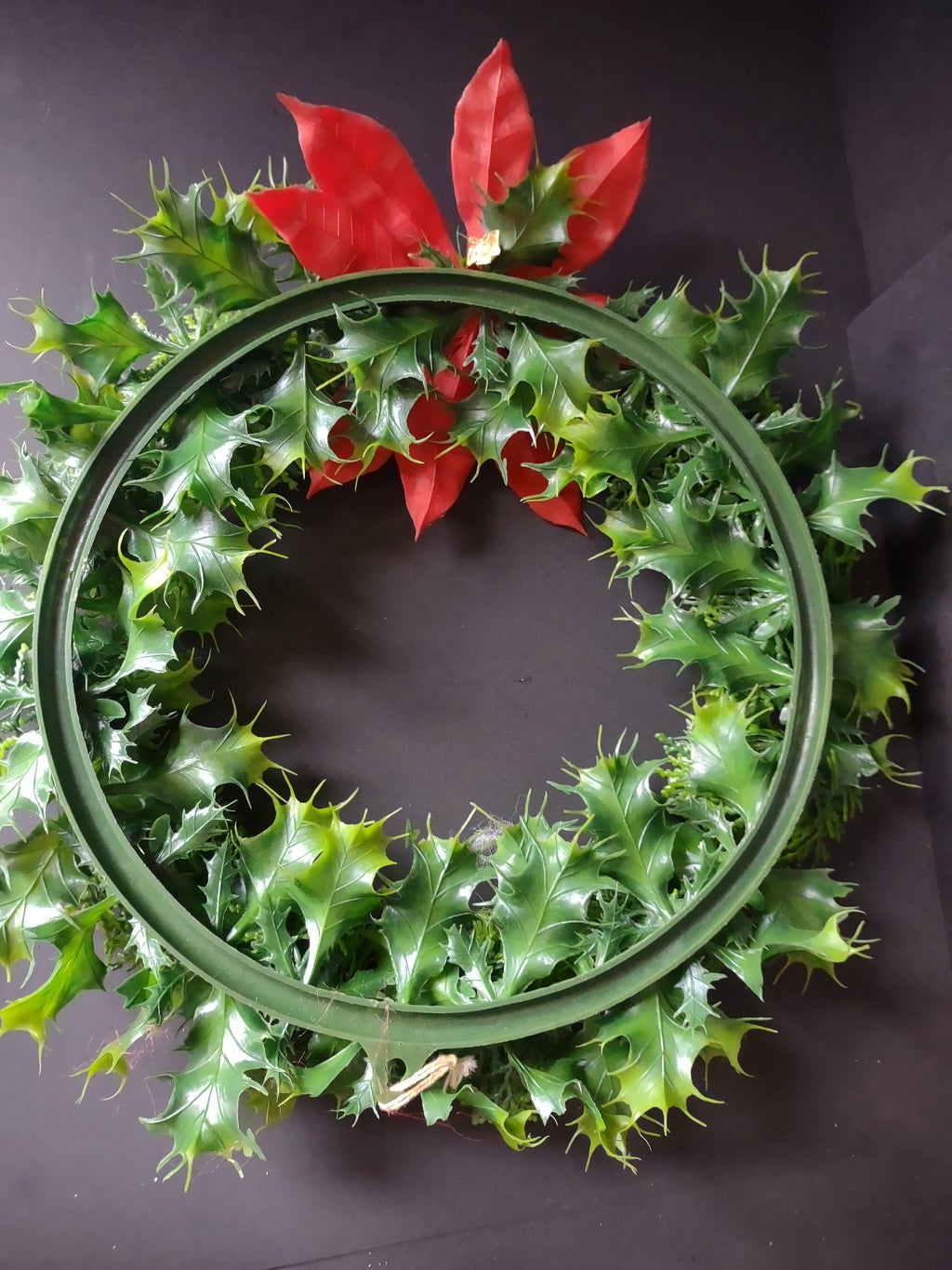 Vintage Brinns 12" Plastic Holly Christmas Wreath Red Berries Poinsettia [8137n]